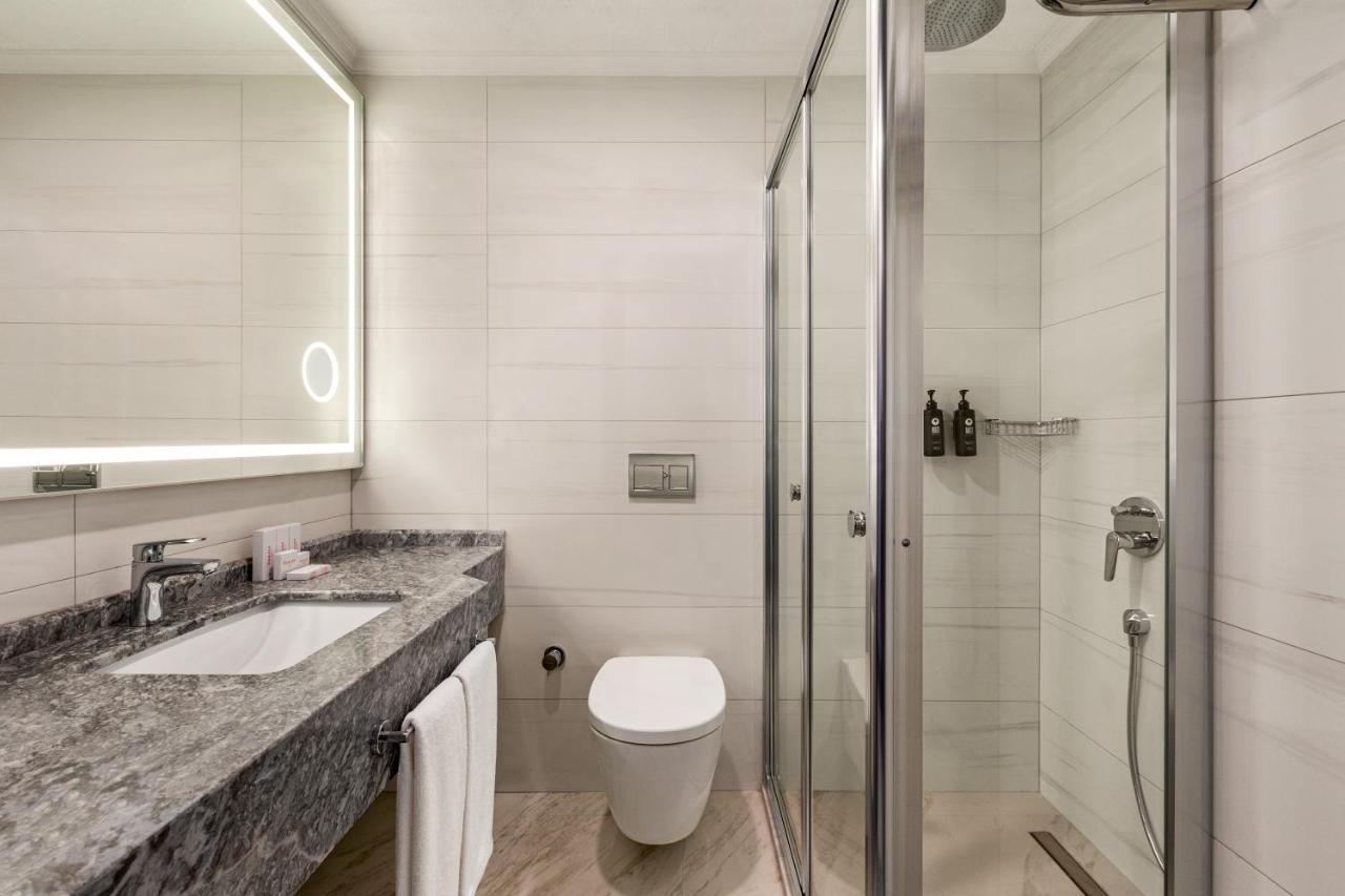 Ramada By Wyndham Istanbul Umraniye Hotel Eksteriør billede